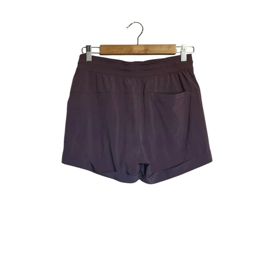Lululemon spring break away shorts size 6